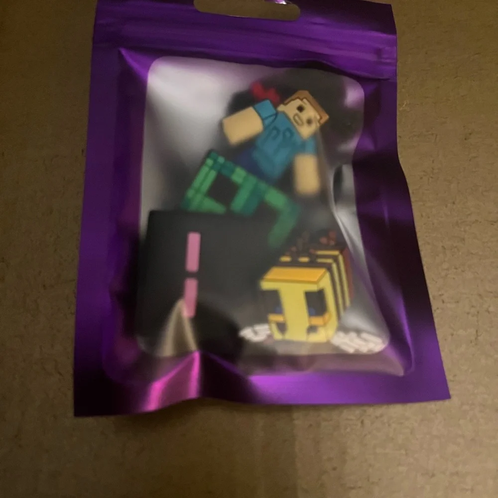 🐊 3 set $15 or $8 a pack Minecraft charms - Picture 2 of 2
